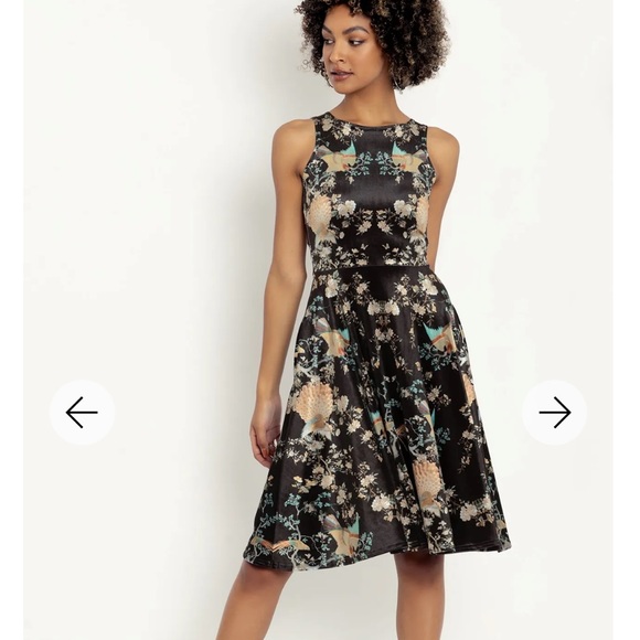 IT HAS POCKETS! Coromandel screen velvet princess midi dress - Picture 1 of 7